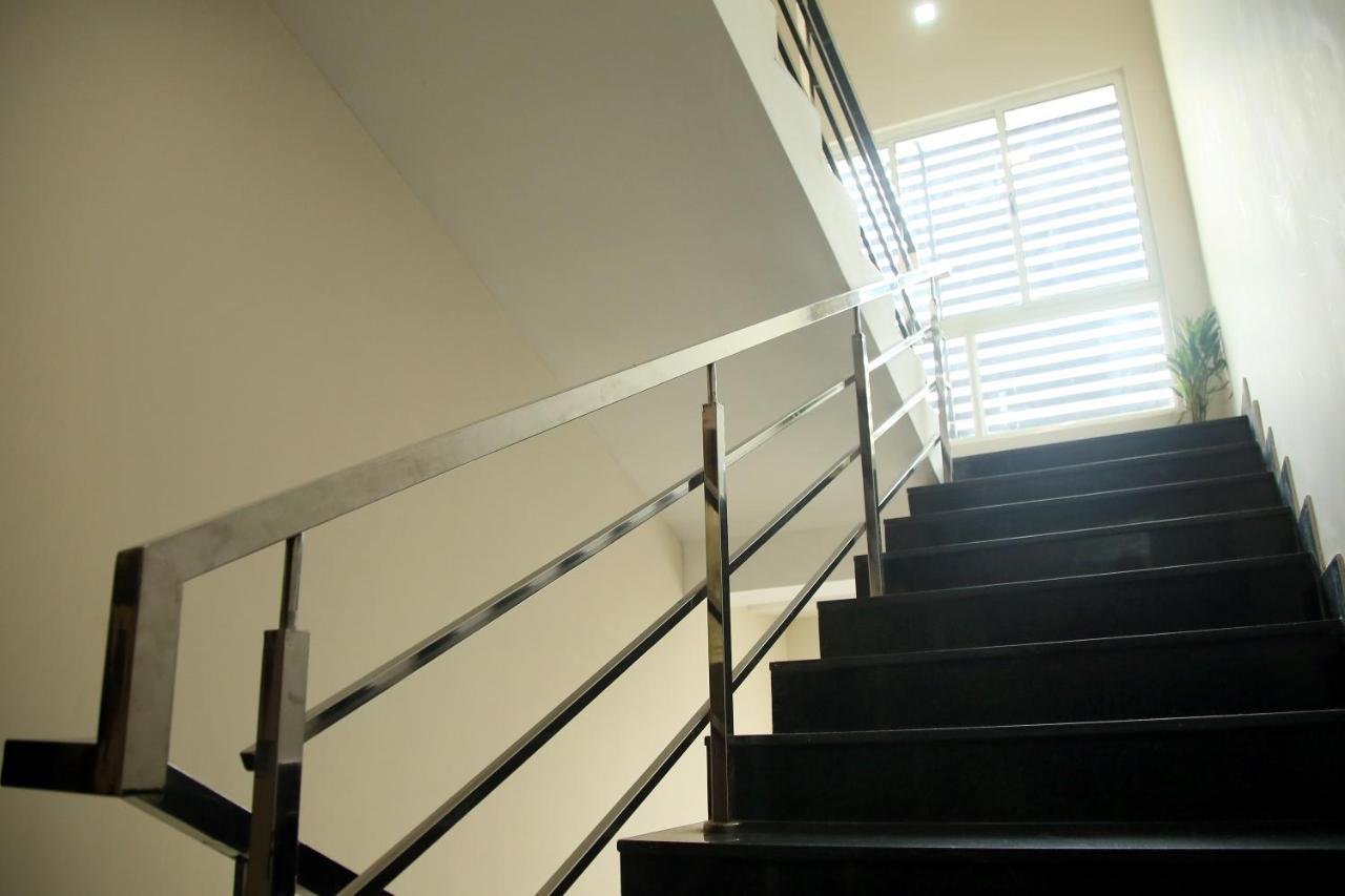 Apollo Court Hotel Chennai Exterior photo