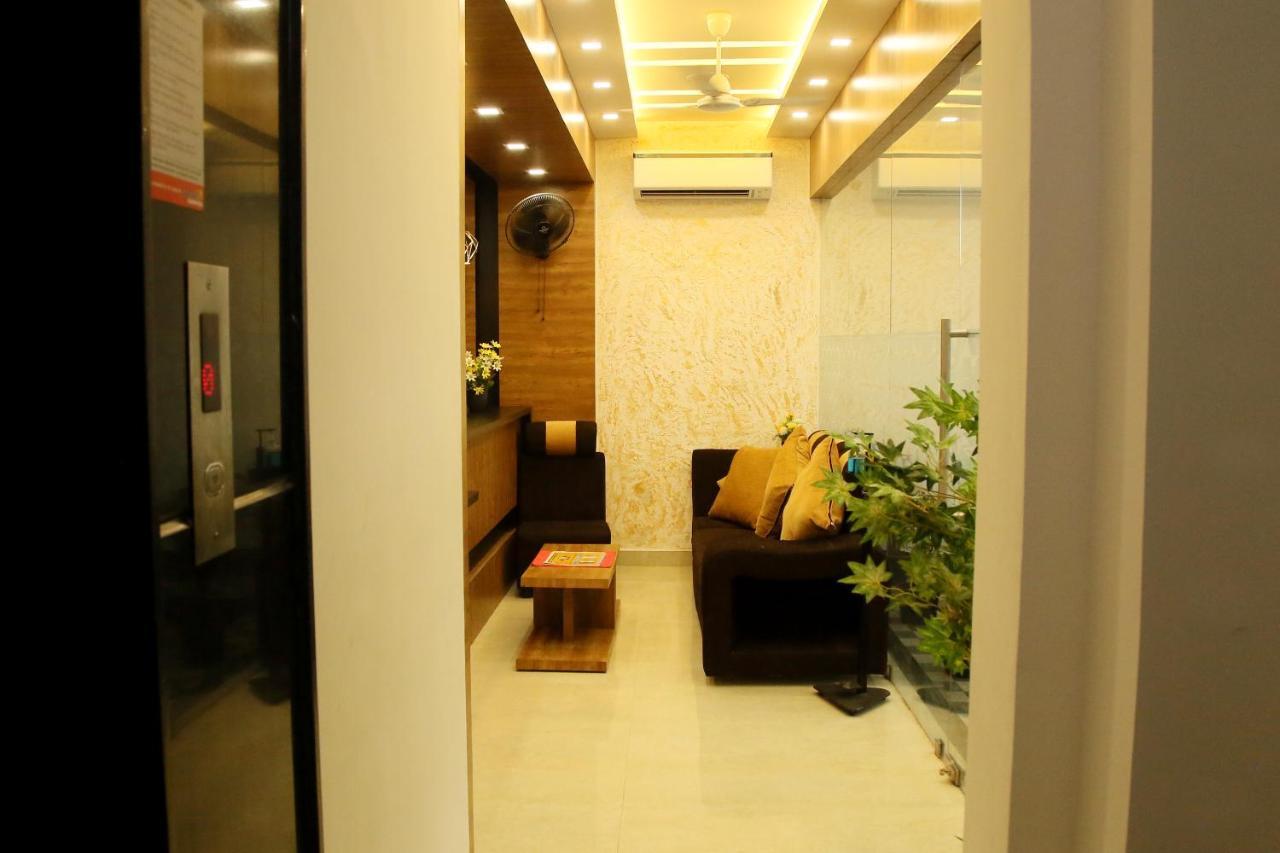 Apollo Court Hotel Chennai Exterior photo