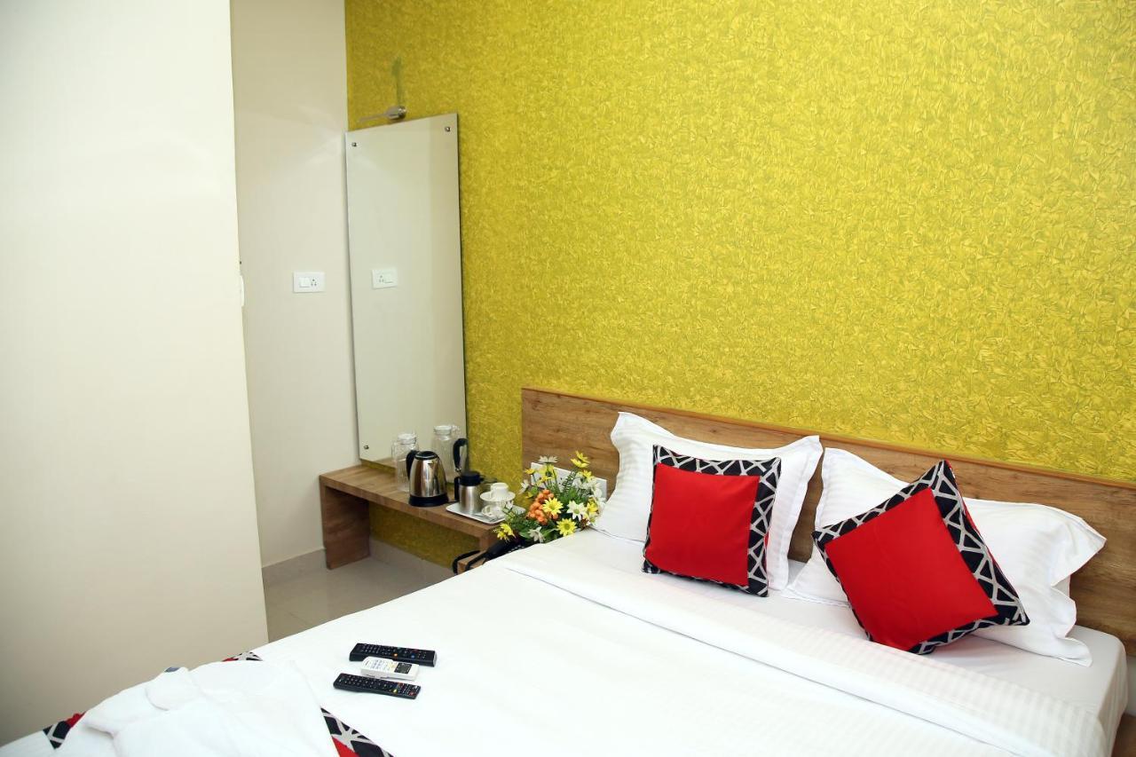 Apollo Court Hotel Chennai Exterior photo